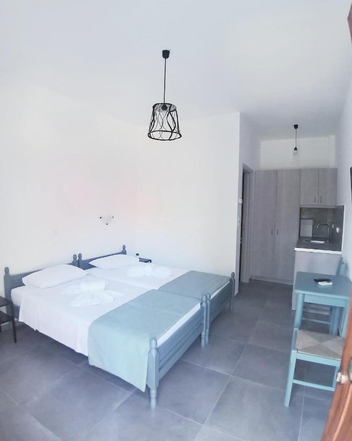 Mavrikou Helen Apartments สกีรอส ภายนอก รูปภาพ