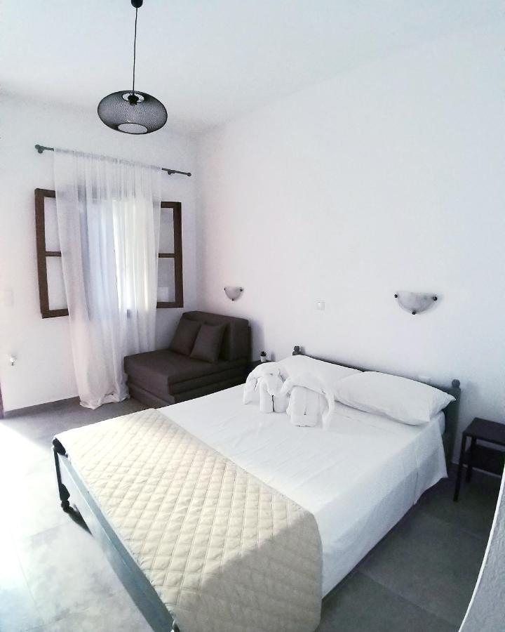 Mavrikou Helen Apartments สกีรอส ภายนอก รูปภาพ