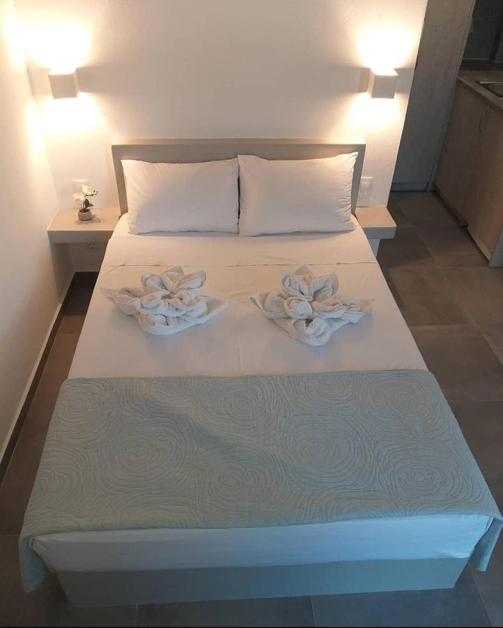 Mavrikou Helen Apartments สกีรอส ภายนอก รูปภาพ